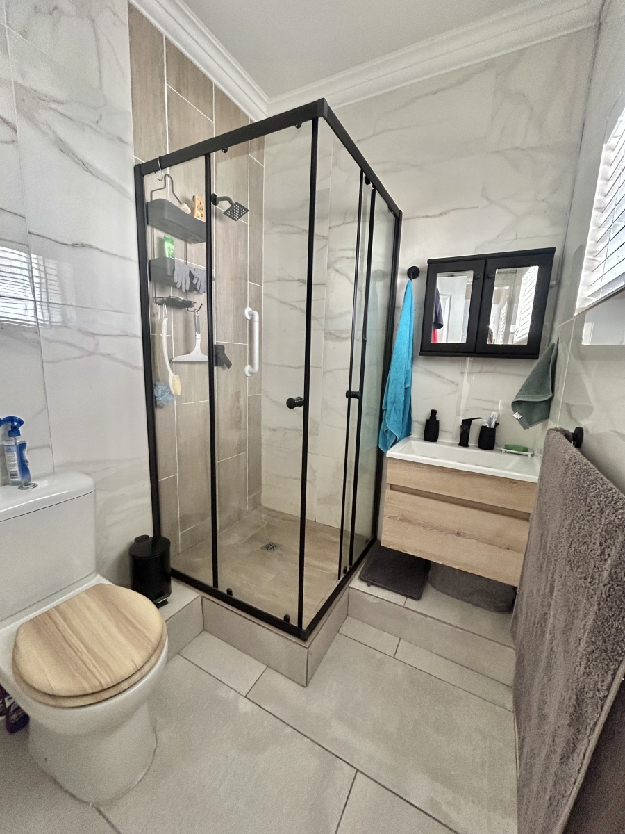 1 Bedroom Property for Sale in Green Point Western Cape